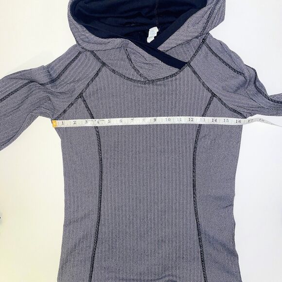 LULULEMON Think Fast Pullover Hoodie Black Gray Herringbone Long Sleeve Top sz 4 - Picture 9 of 12